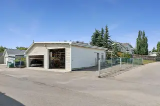 246 Mt Lorette Place SE