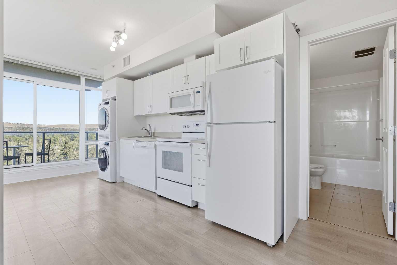 713, 30 Brentwood Common NW