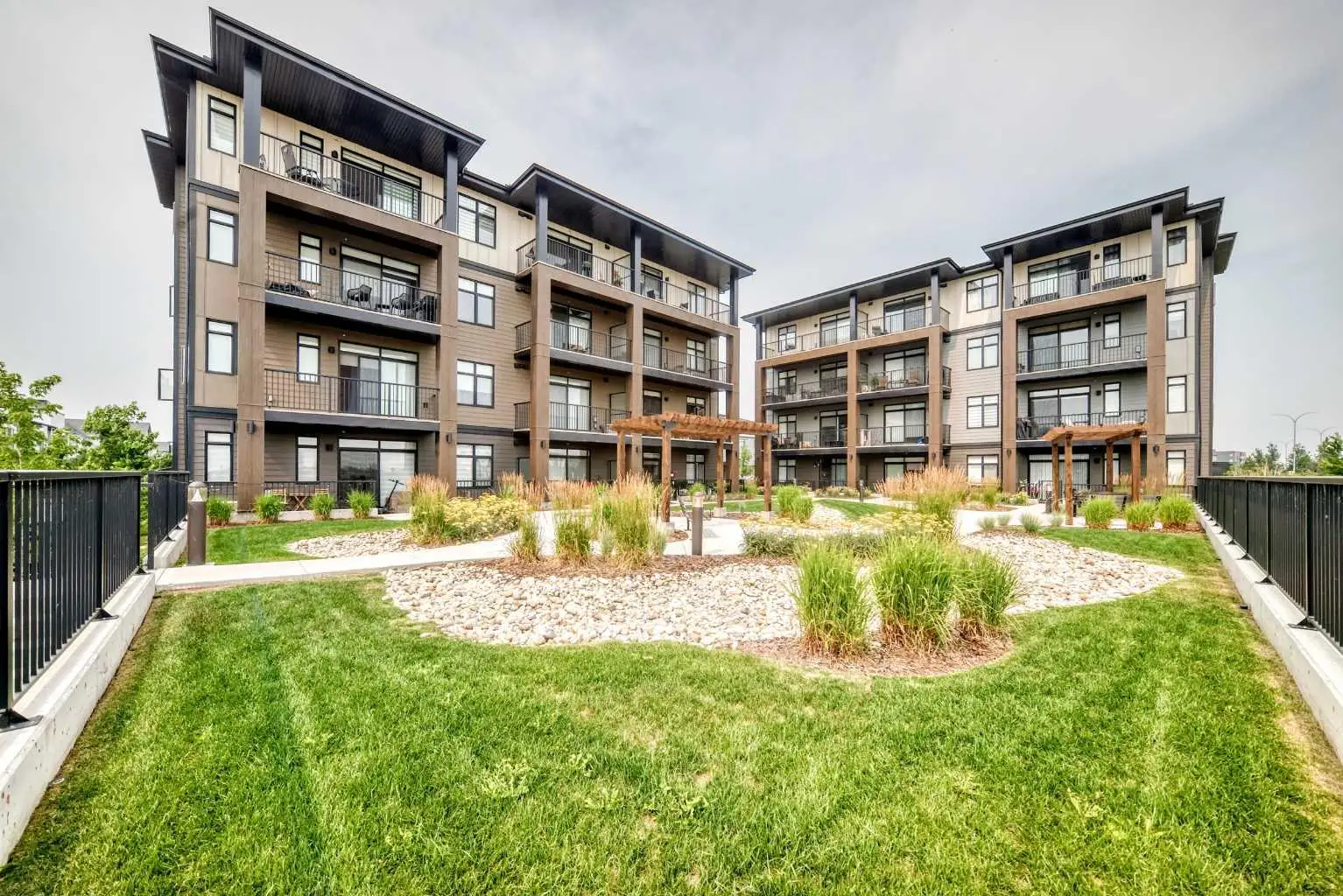 6106, 200 Seton Circle SE