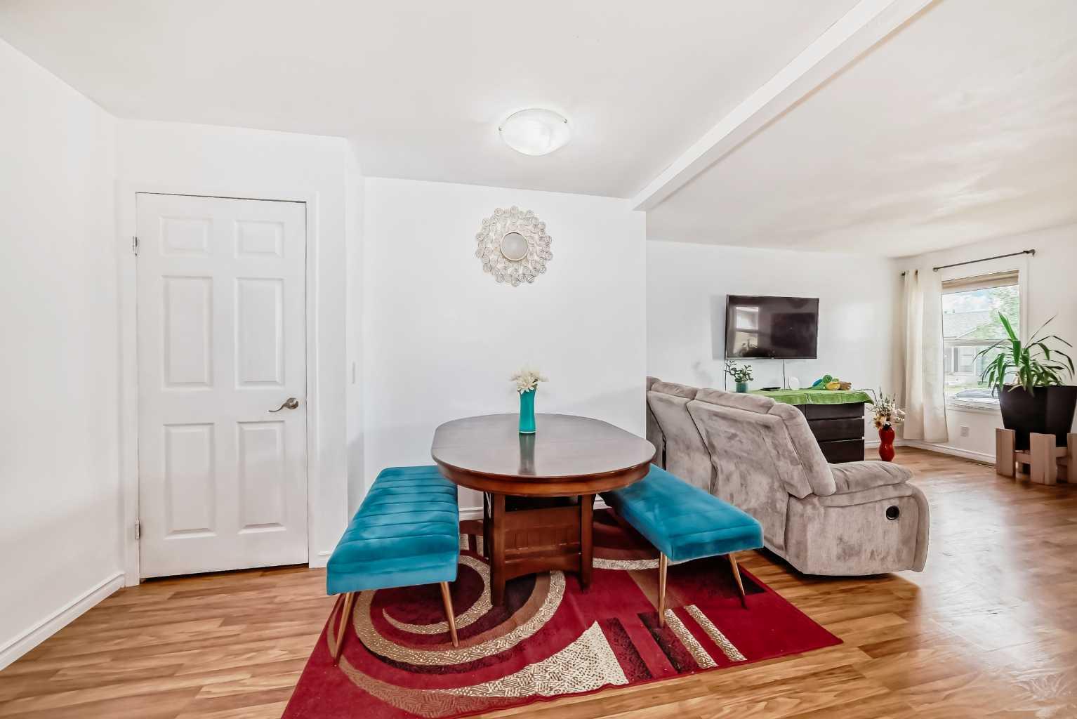 83 Whitworth Way NE