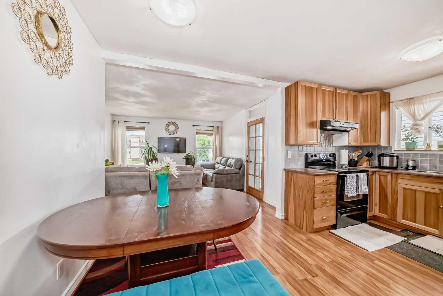 83 Whitworth Way NE