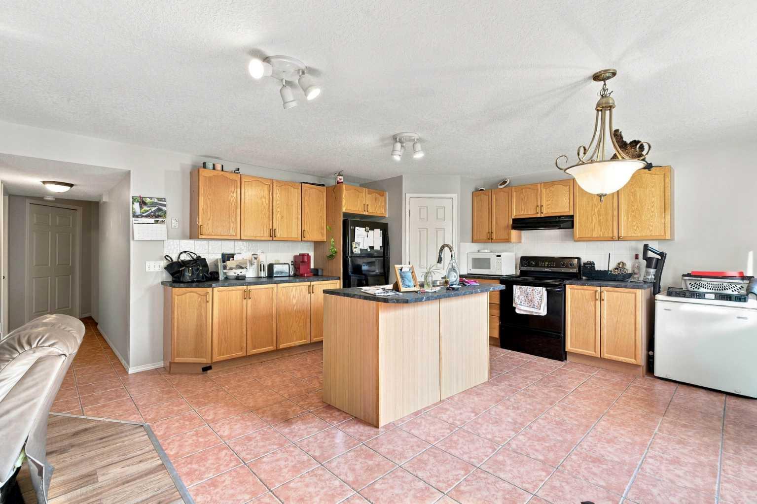 541 Citadel Meadow Bay NW