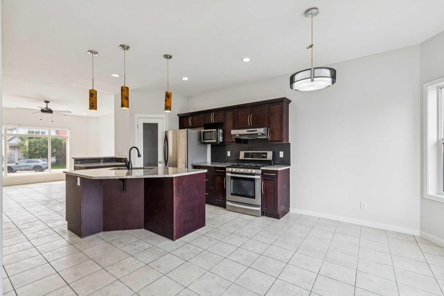 12 Autumn Court SE
