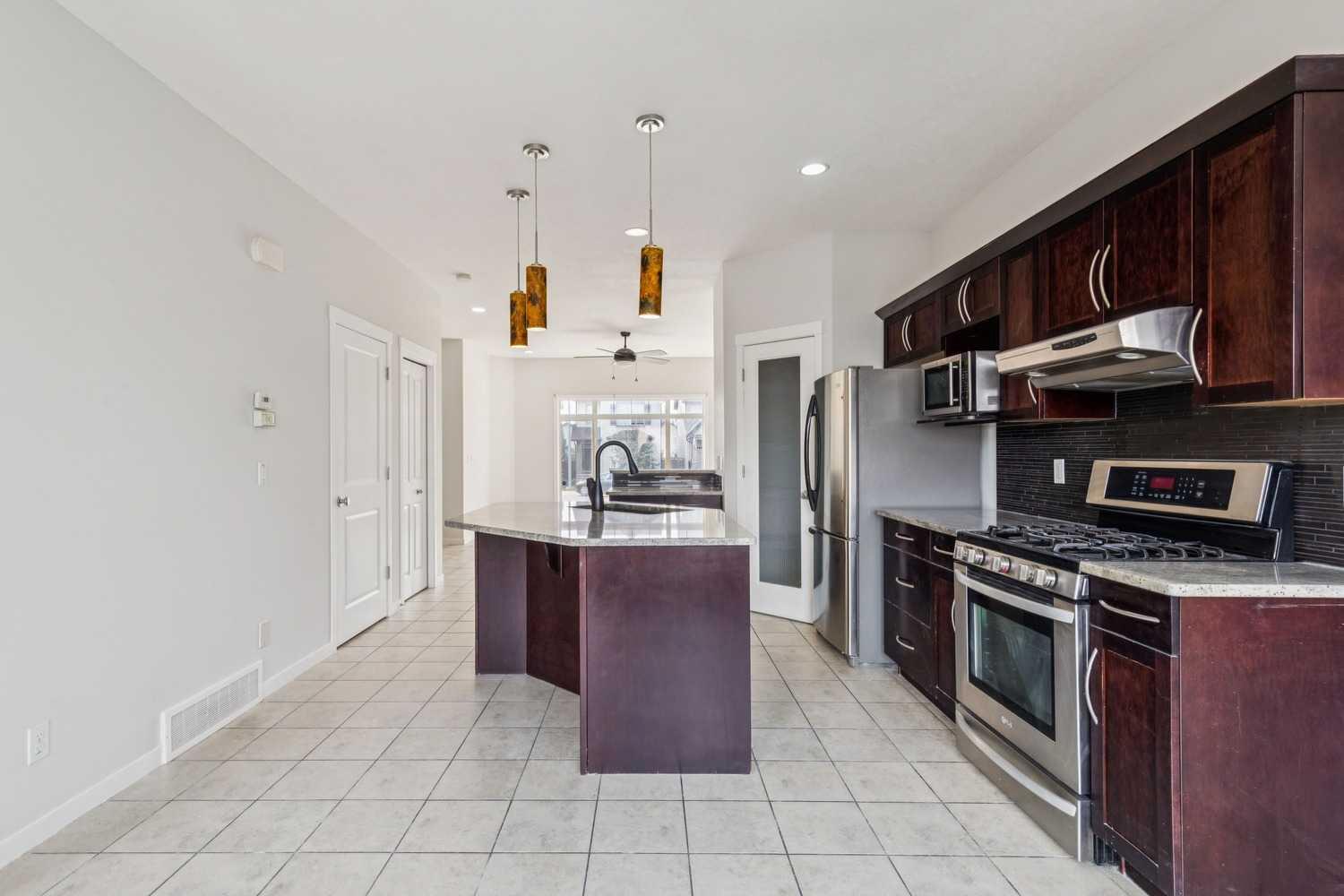 12 Autumn Court SE