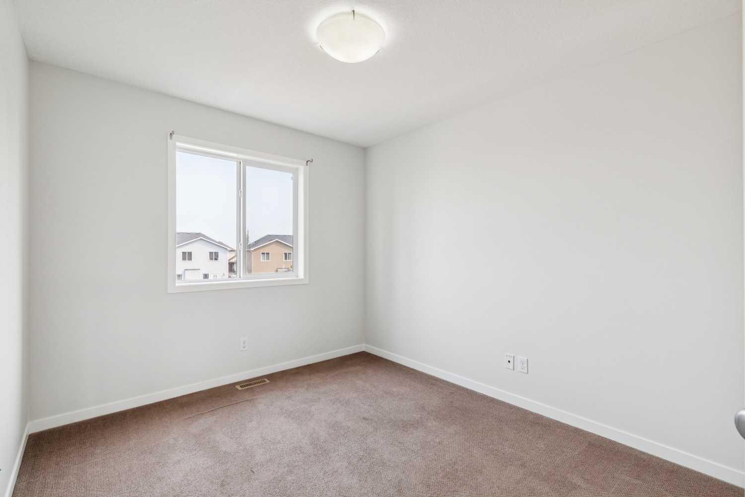 12 Autumn Court SE