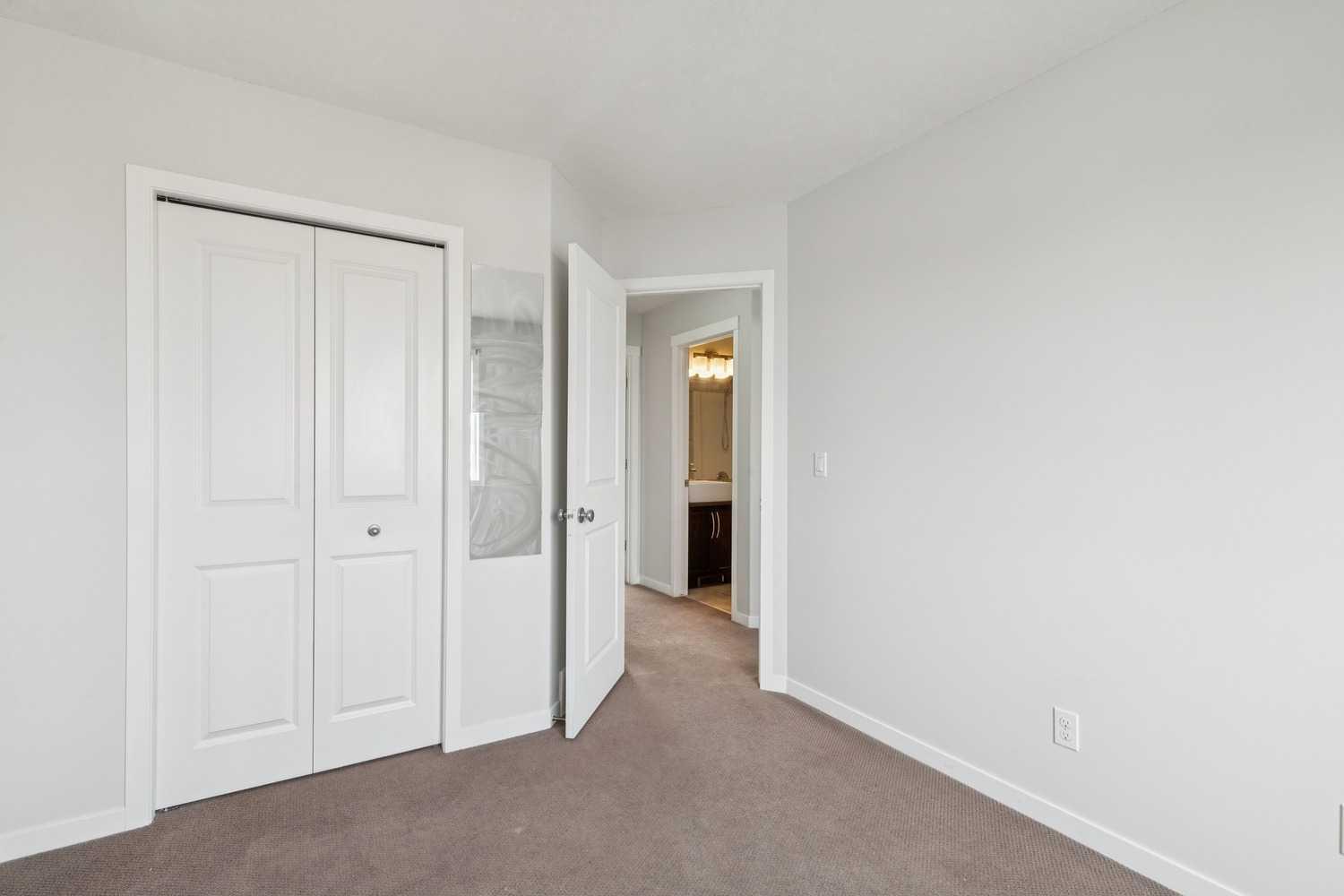12 Autumn Court SE
