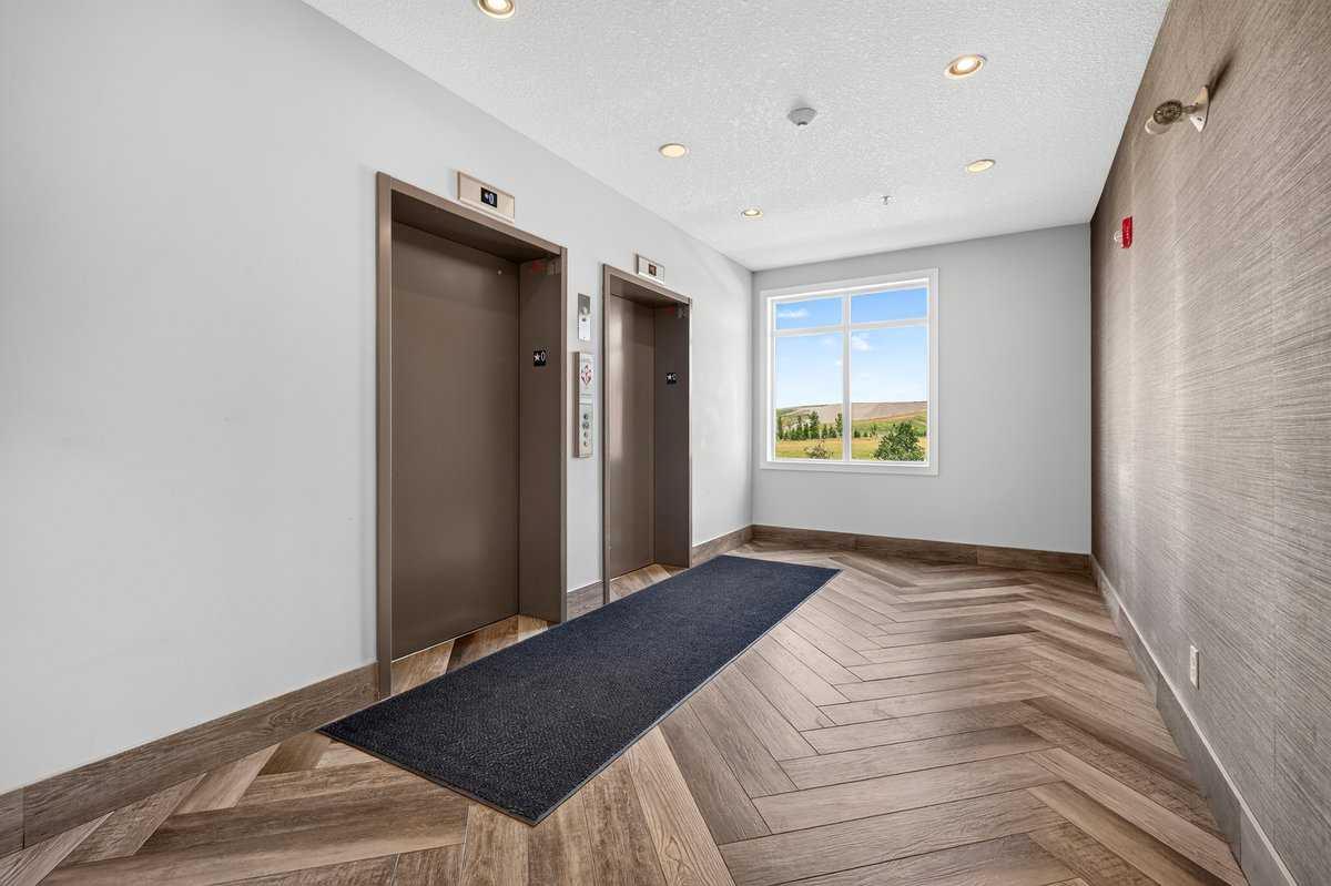 418, 10 Walgrove Walk SE