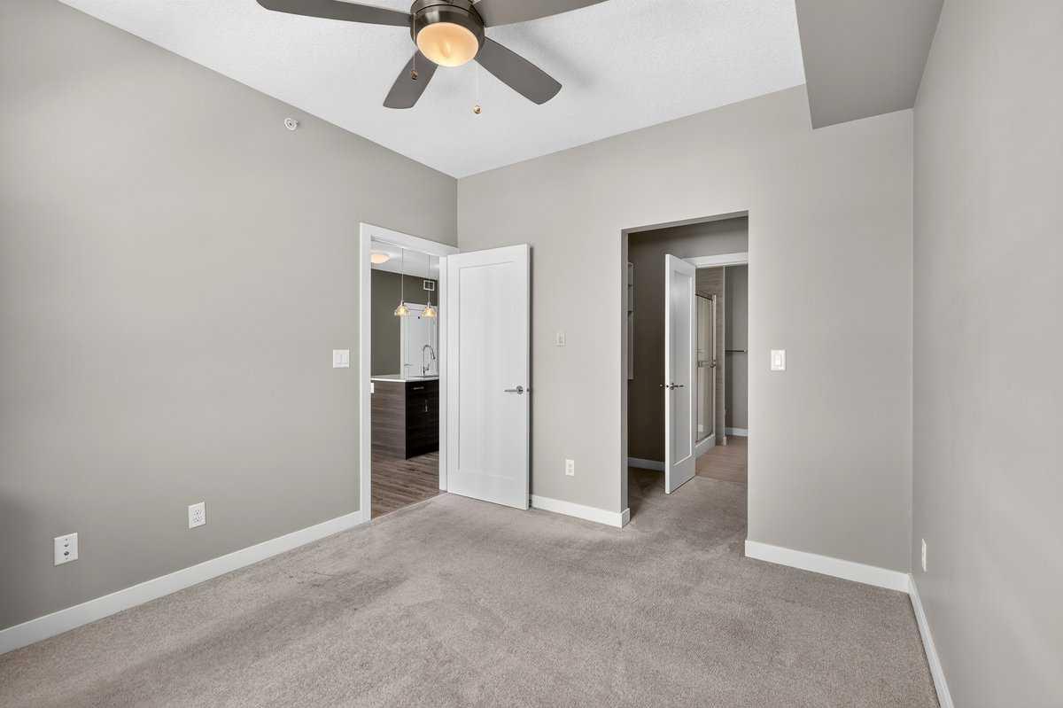 418, 10 Walgrove Walk SE