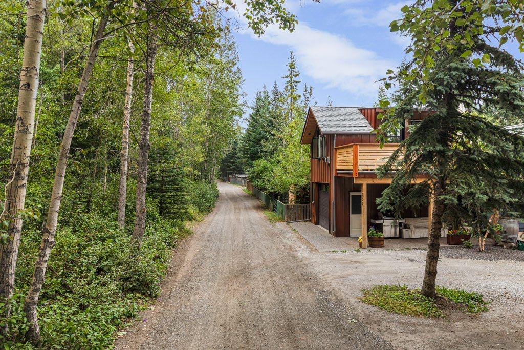 A and B, 132 Rundle Crescent 
