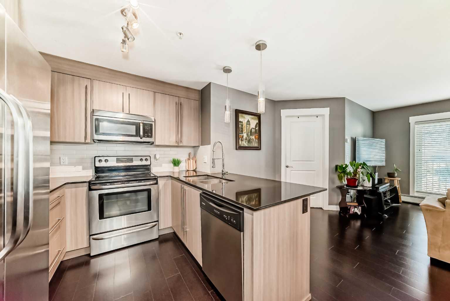 3313, 11 Mahogany Row SE