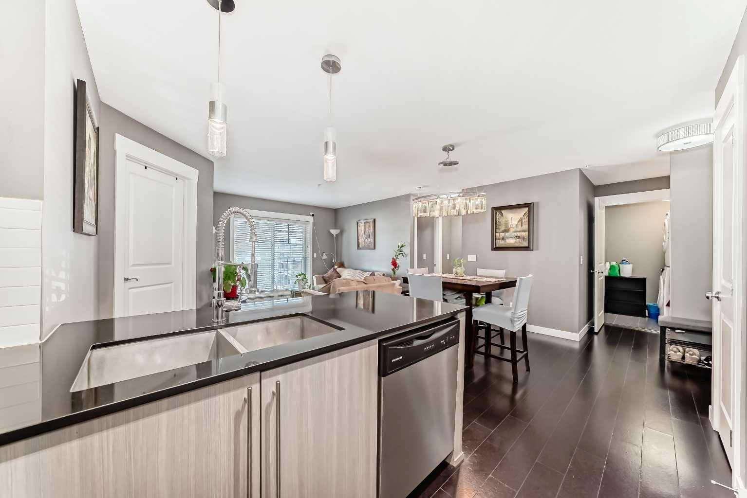 3313, 11 Mahogany Row SE