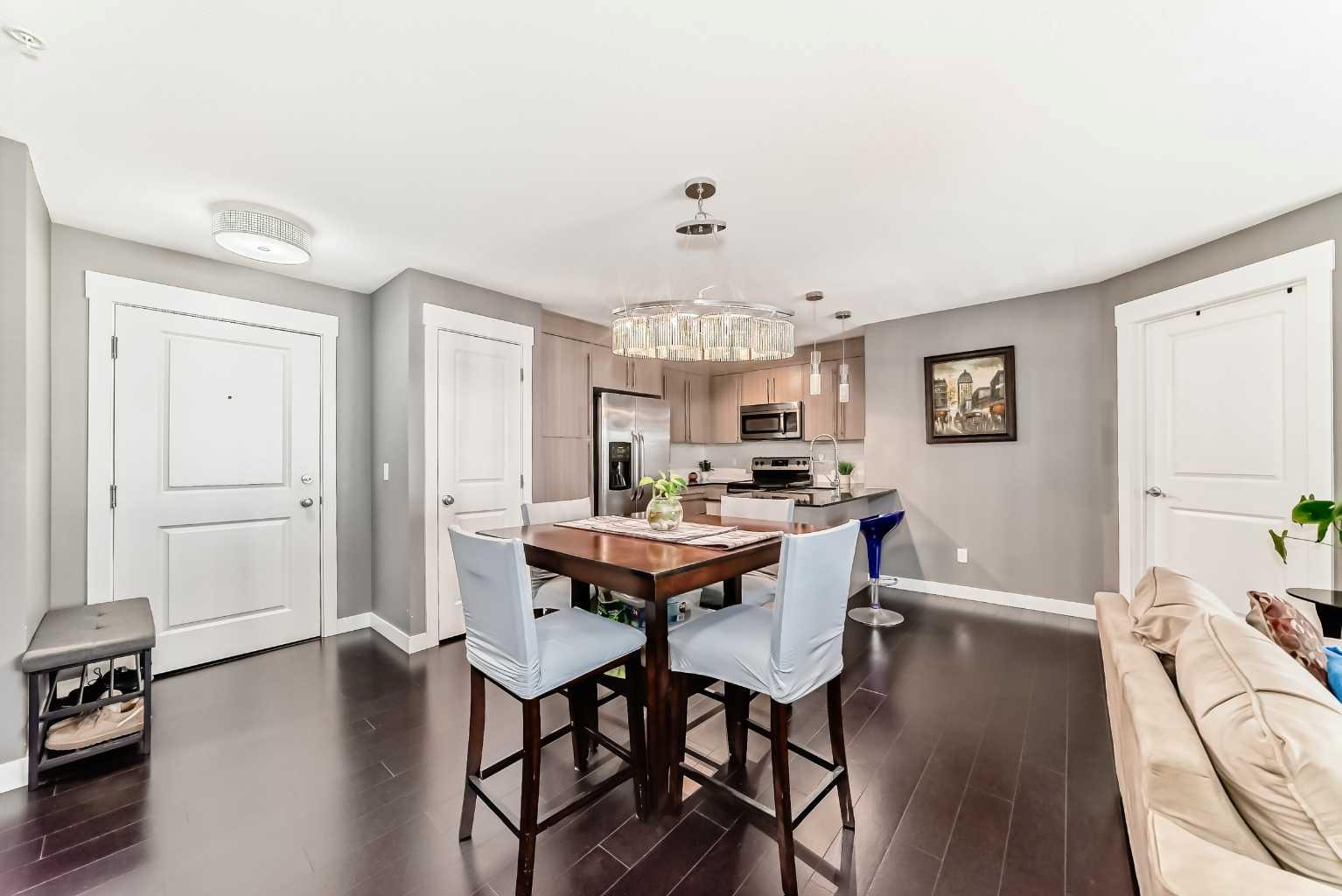 3313, 11 Mahogany Row SE