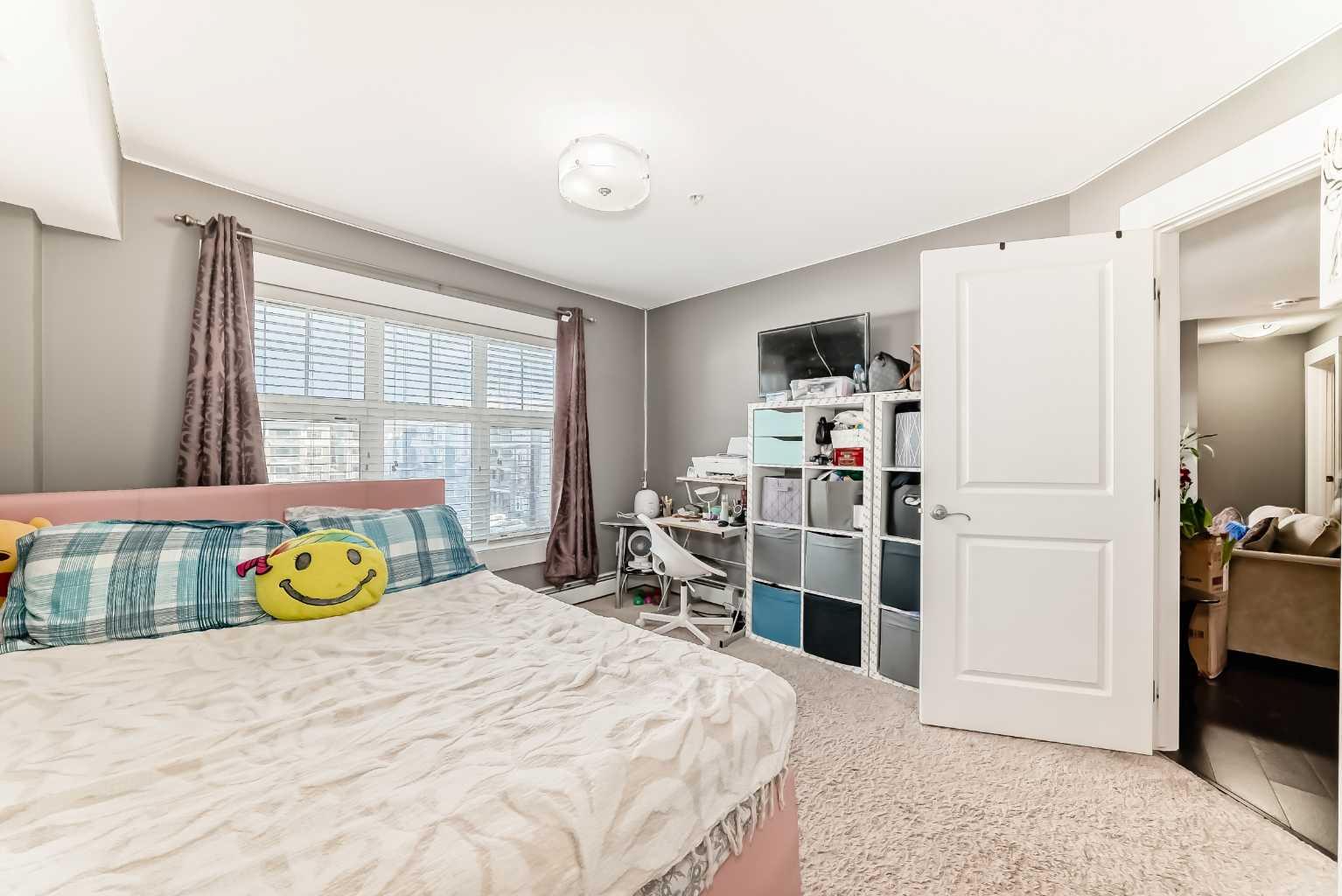 3313, 11 Mahogany Row SE