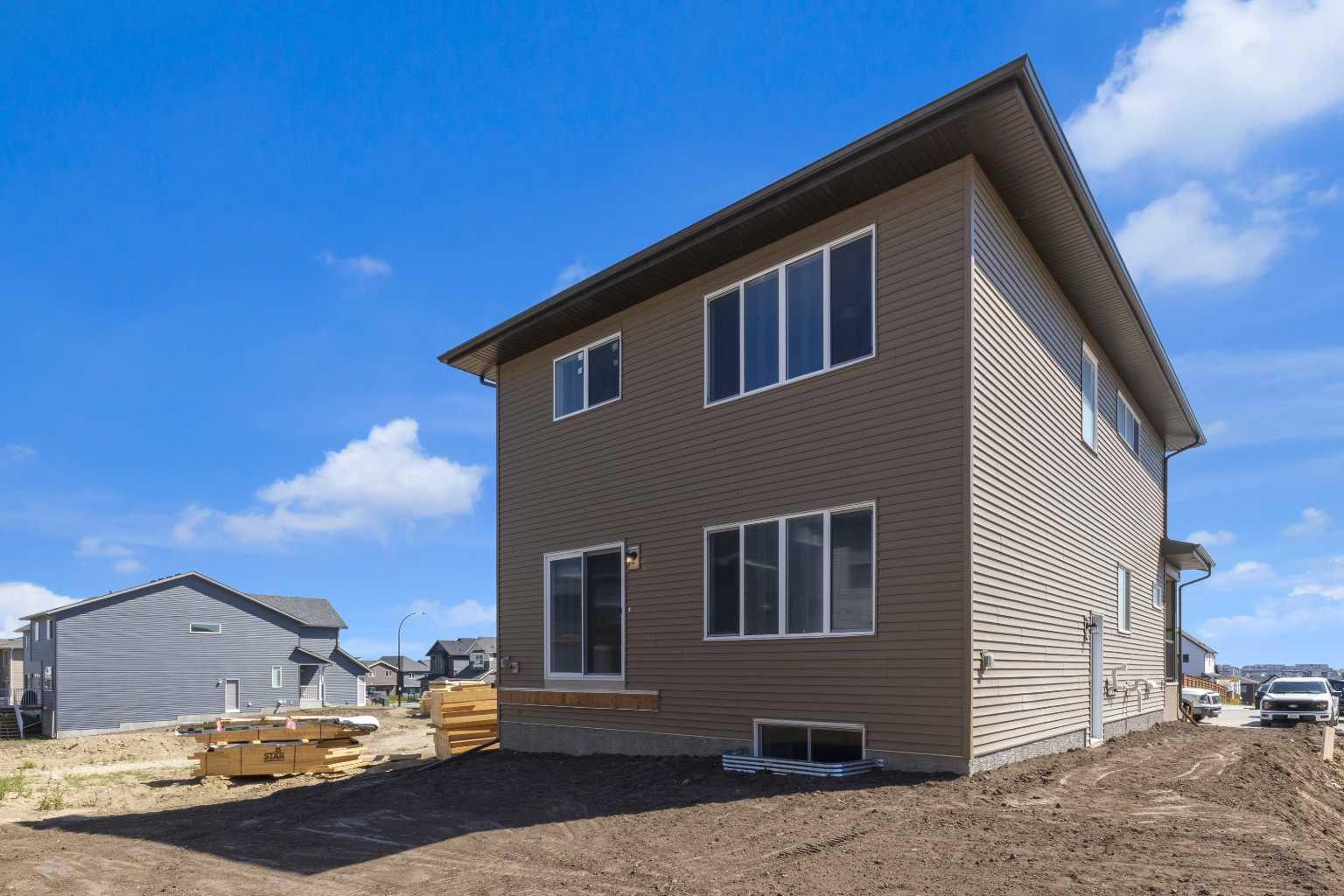 172 Starling Place NW