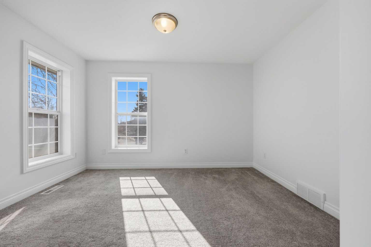 172 Somme Manor SW