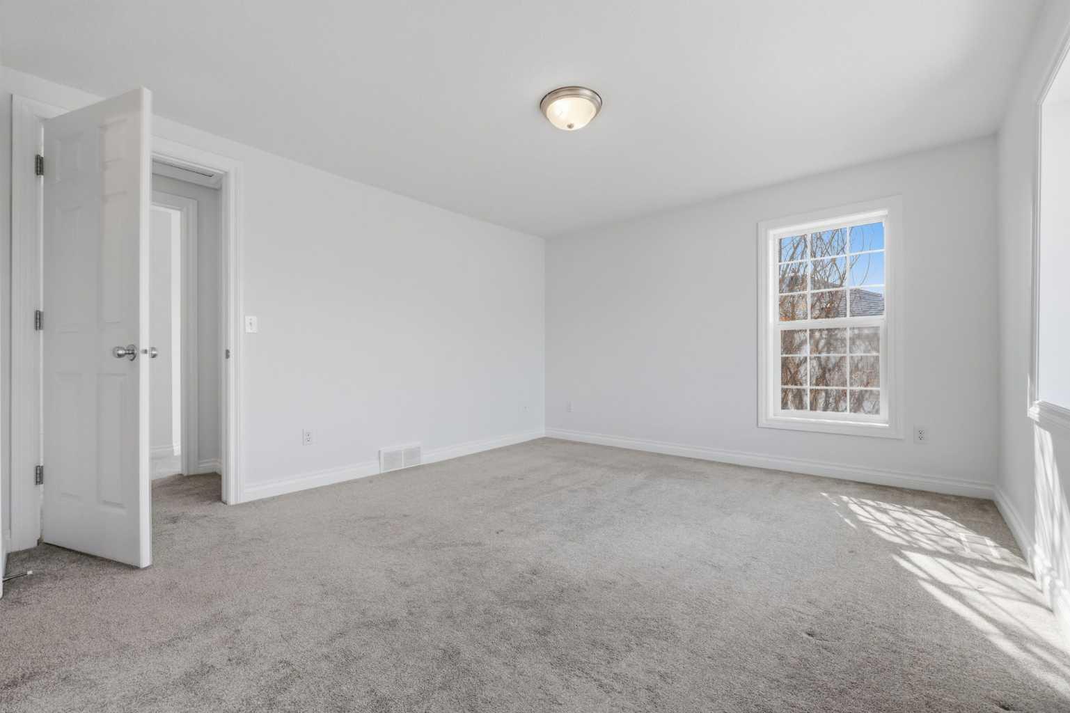 172 Somme Manor SW