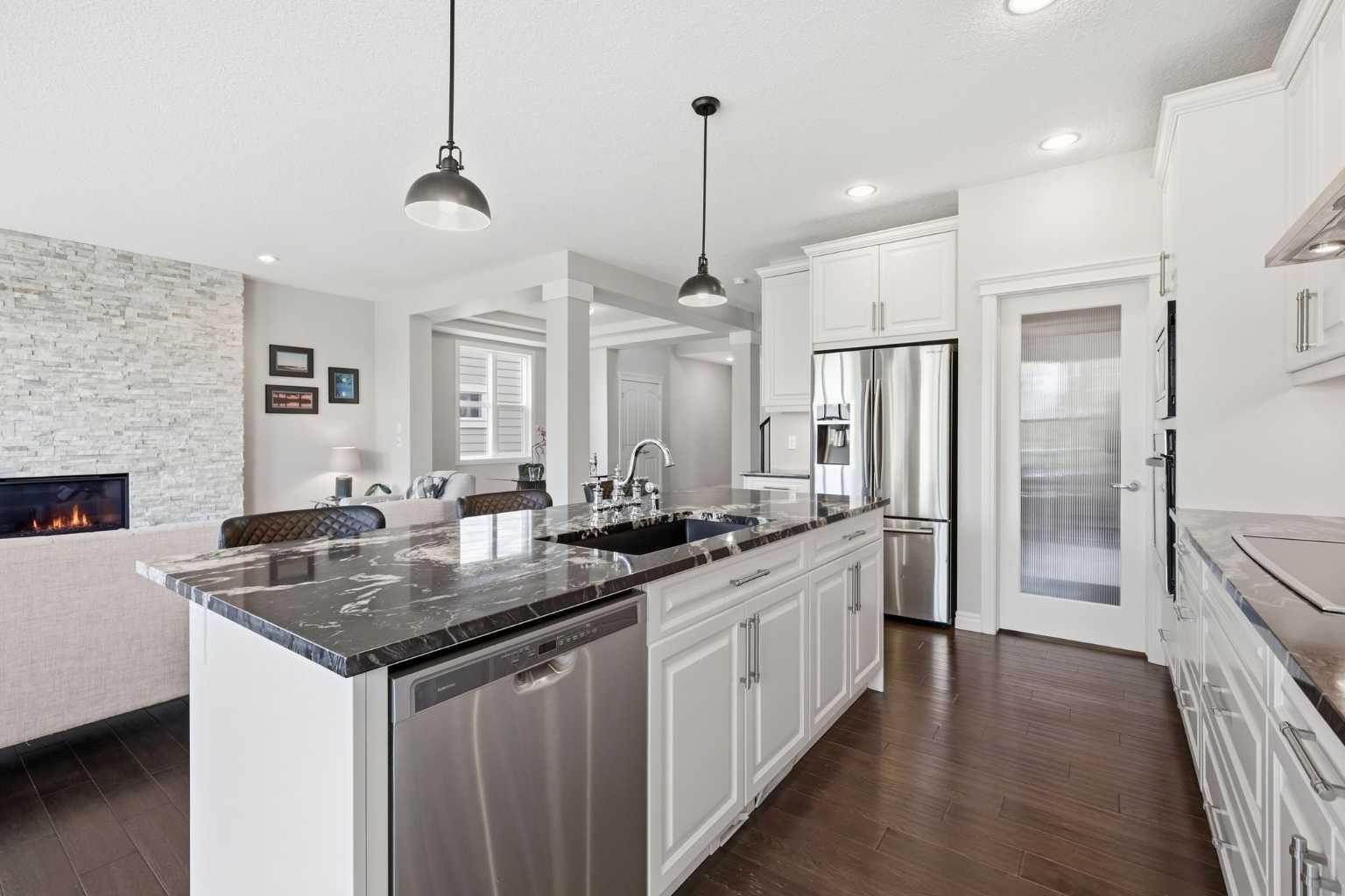 190 Riviera View 