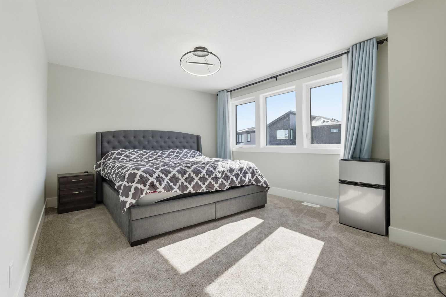 74 Alpine Gardens SW