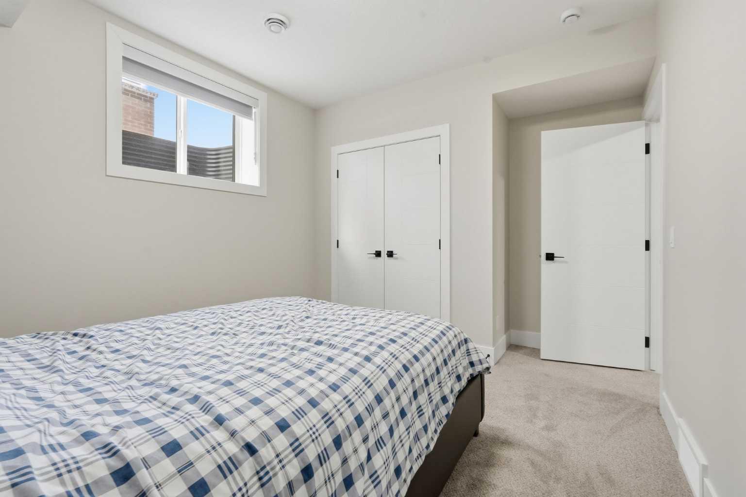 74 Alpine Gardens SW