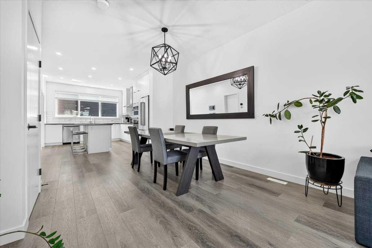 40 Amblefield View NW