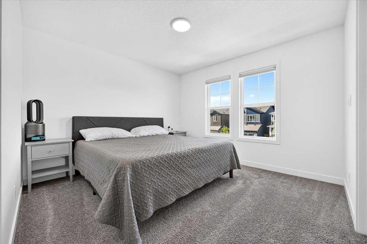 40 Amblefield View NW