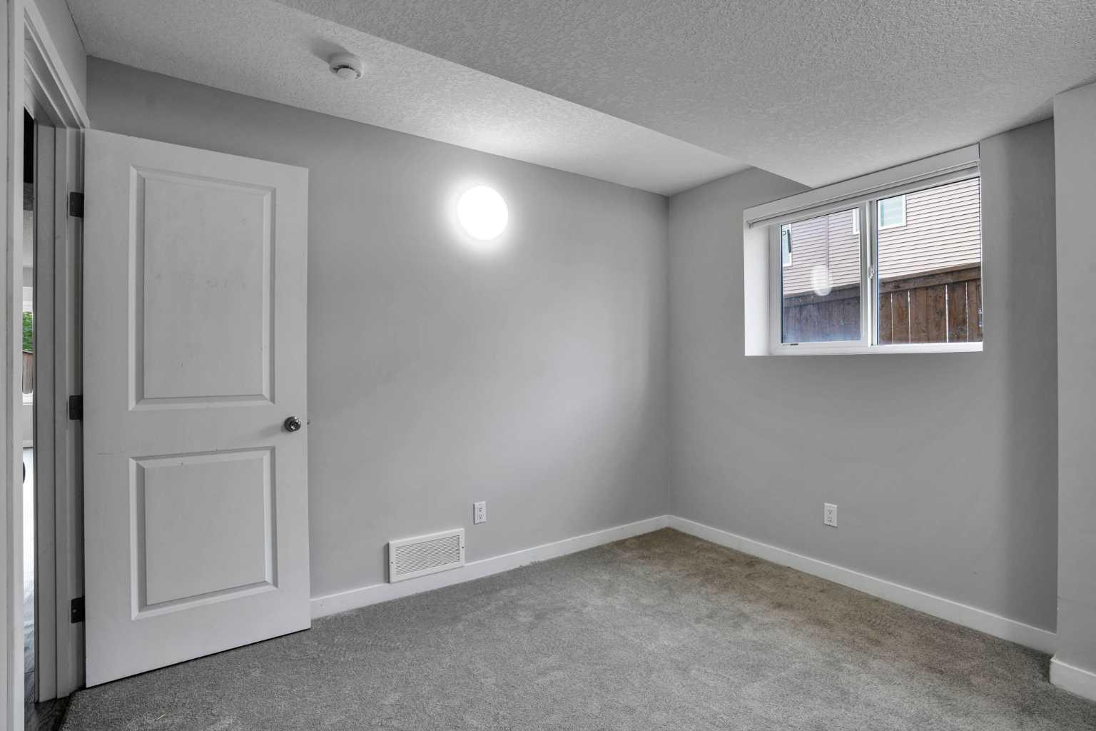 368 Nolanhurst Crescent NW