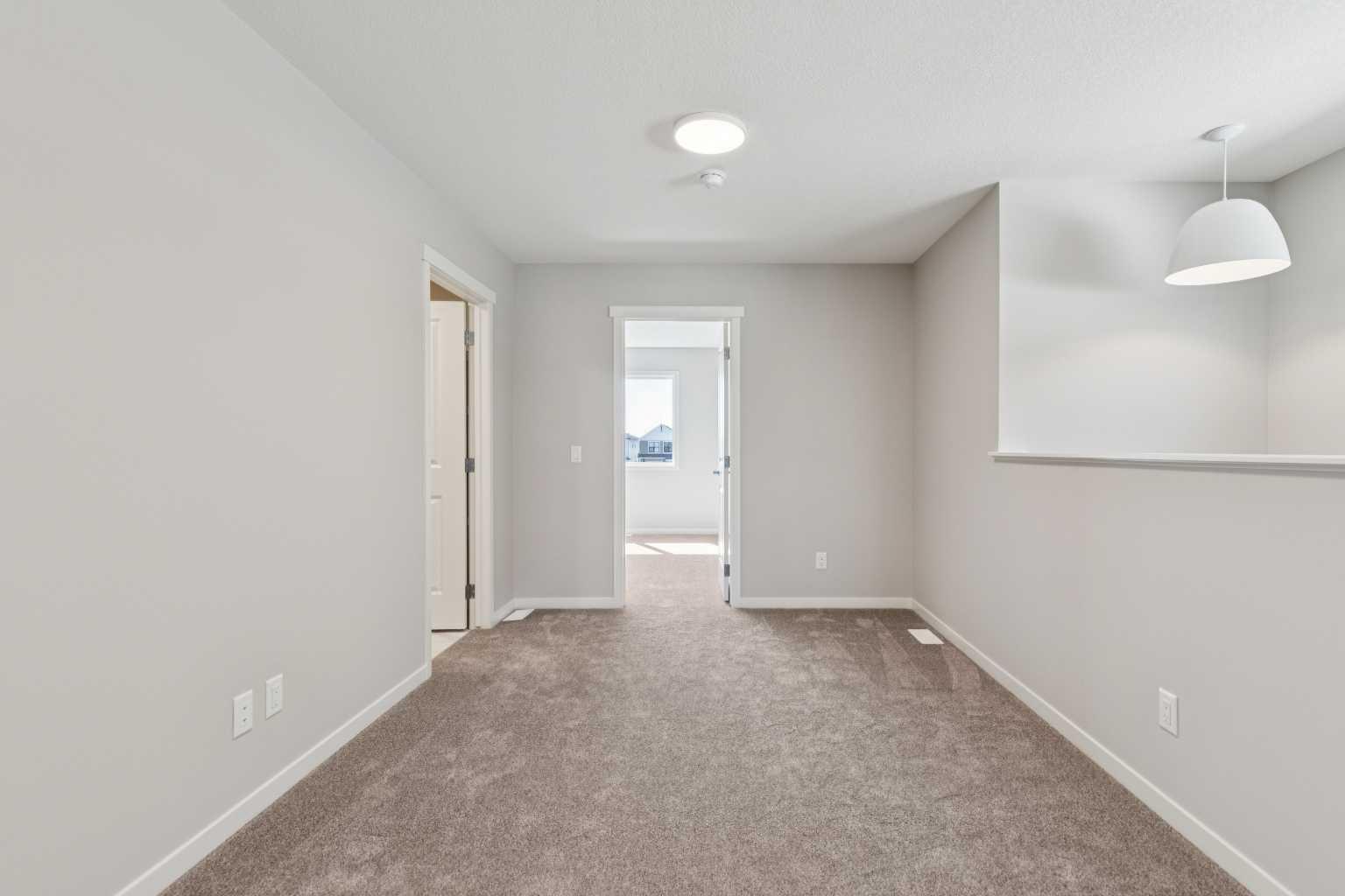 471 Hotchkiss Manor SE