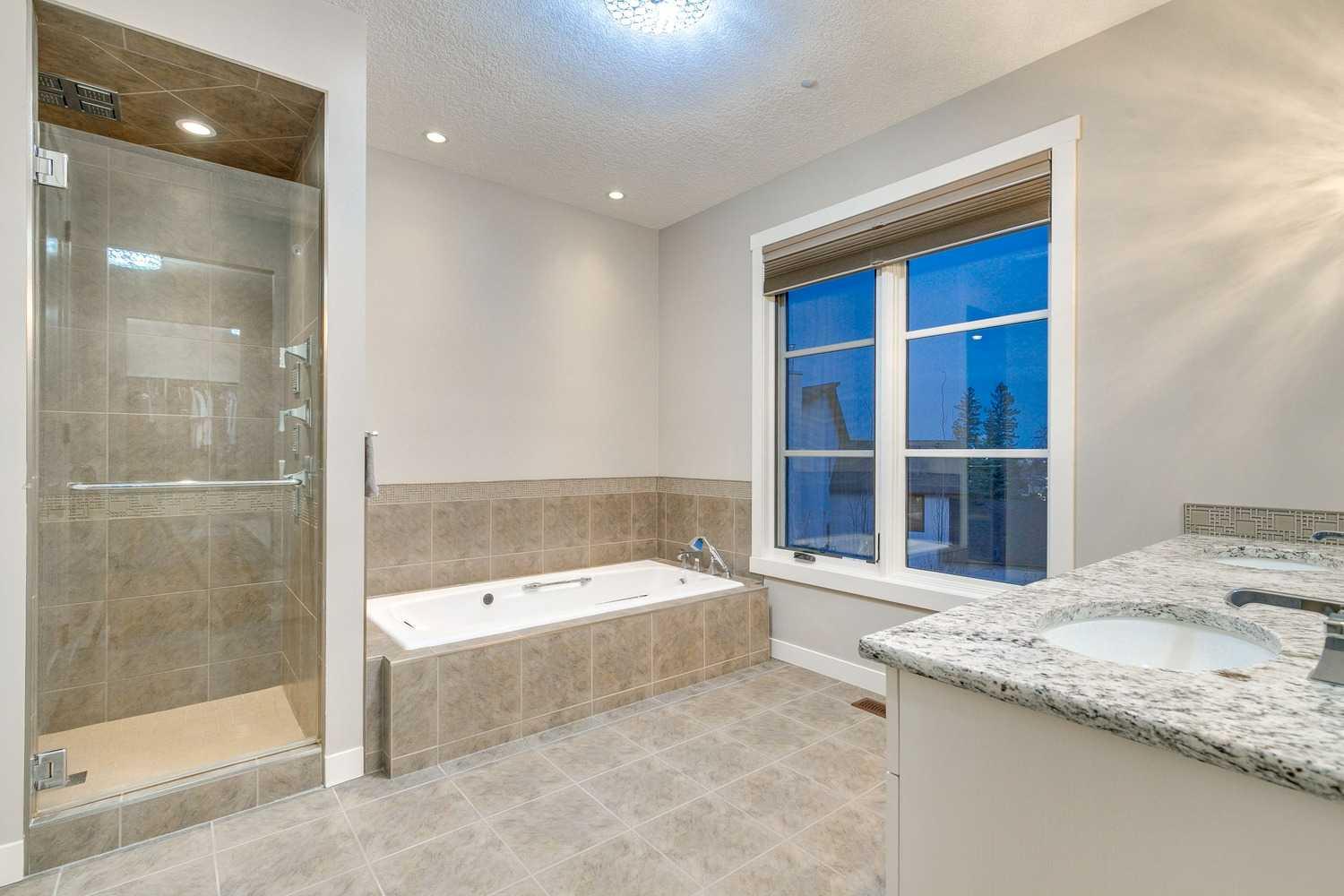215 Patton Court SW