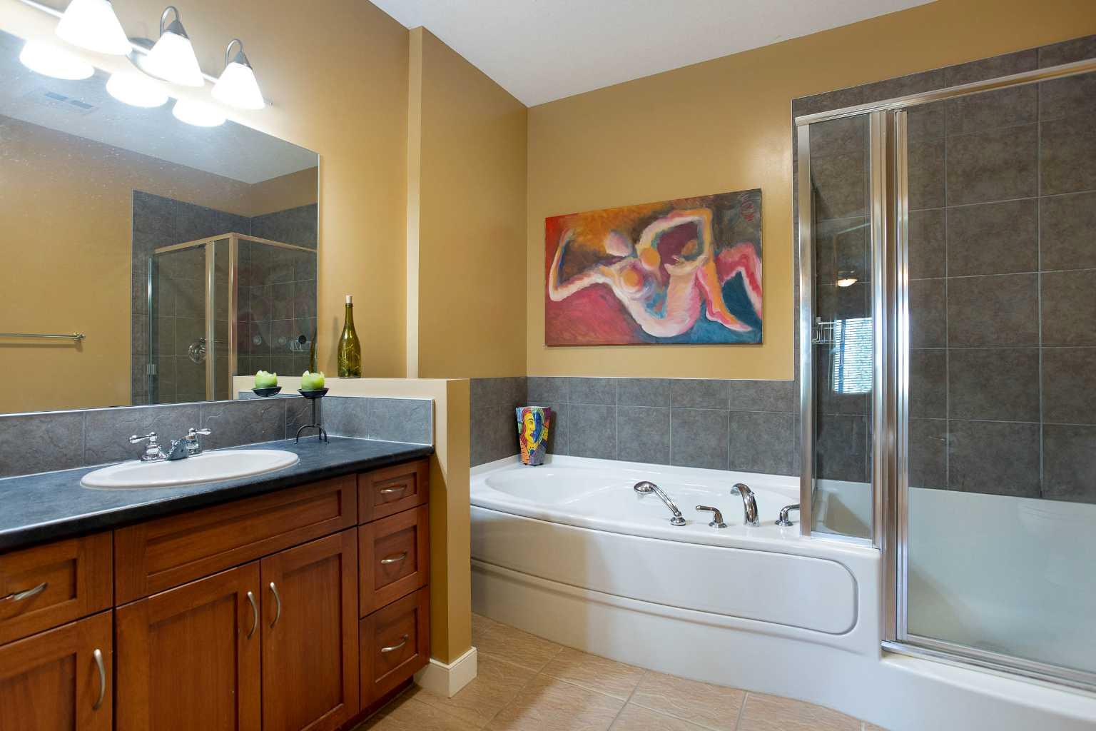405, 10 Discovery Ridge Close SW