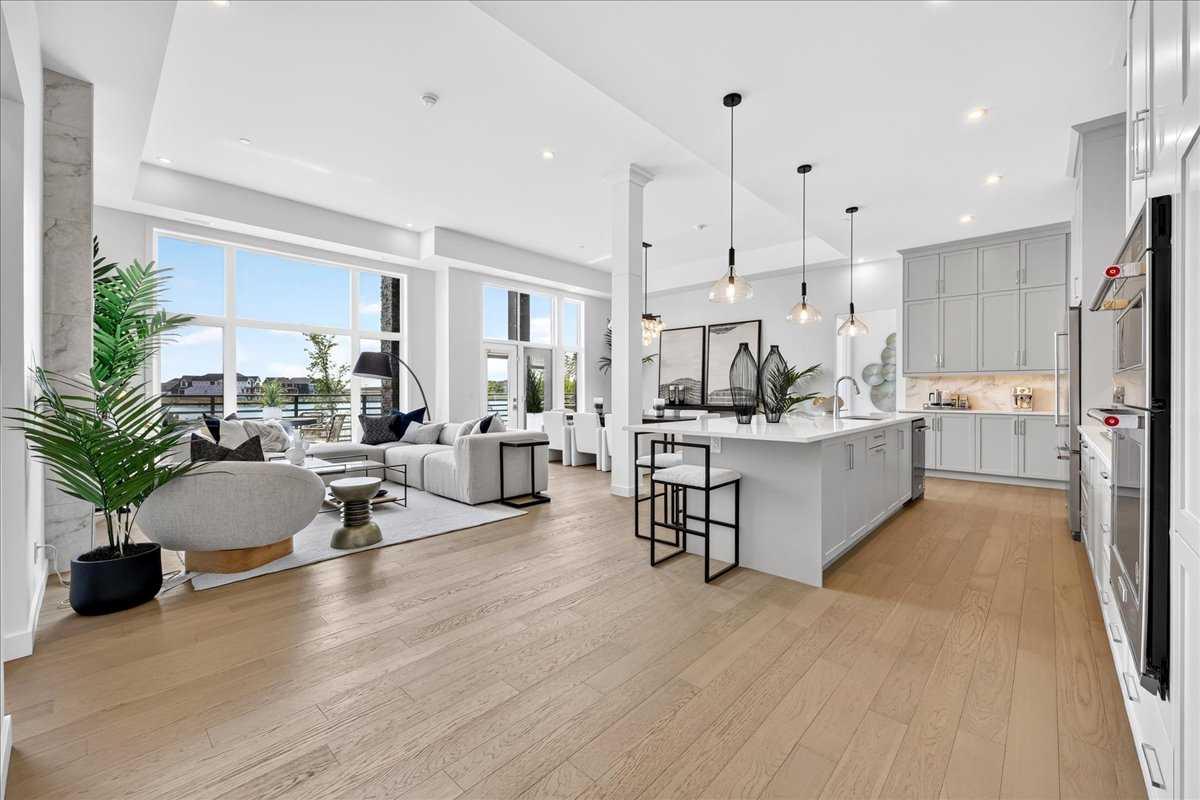 102, 150 Marina Cove SE