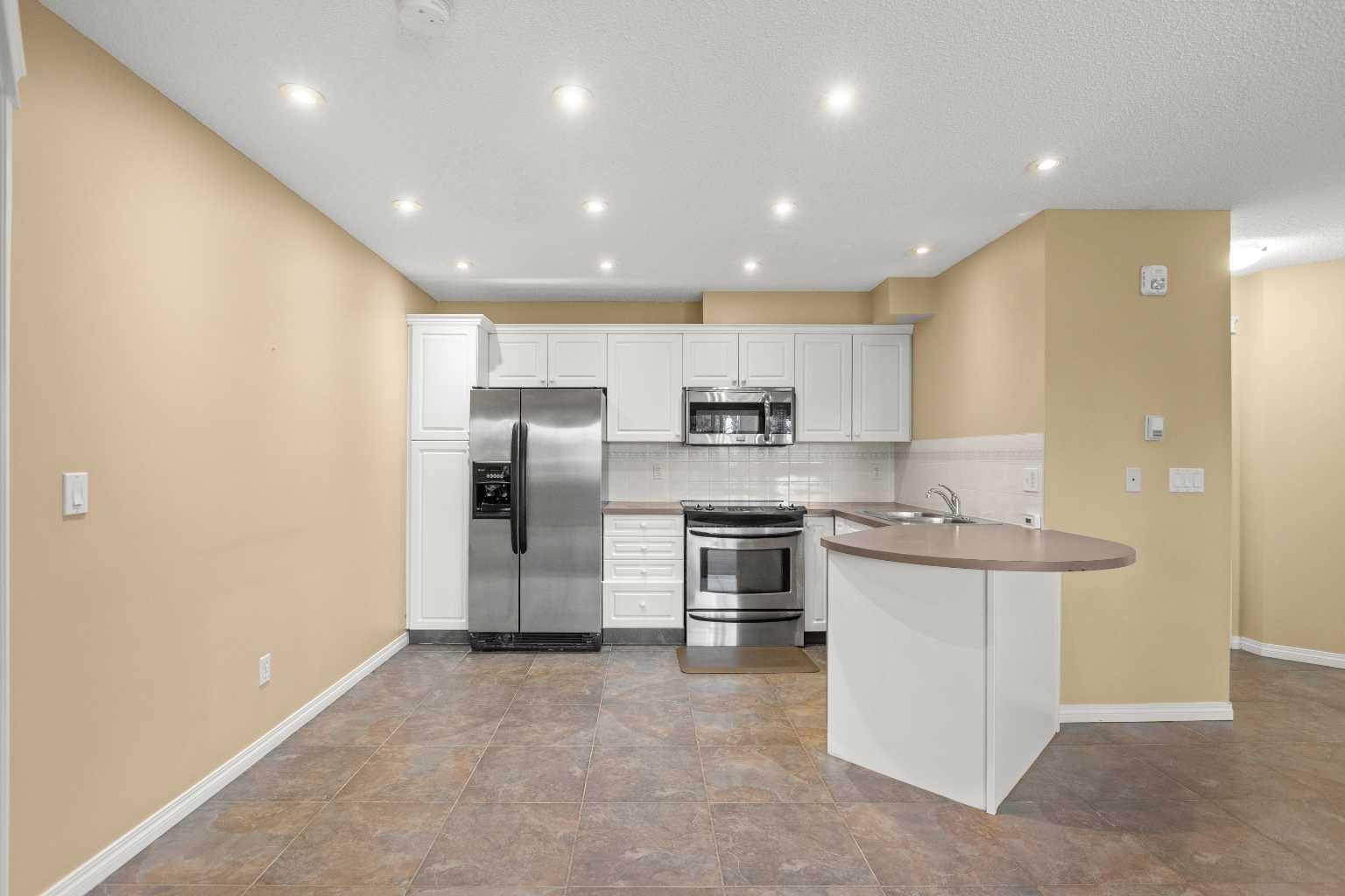 201, 20 Country Hills View NW
