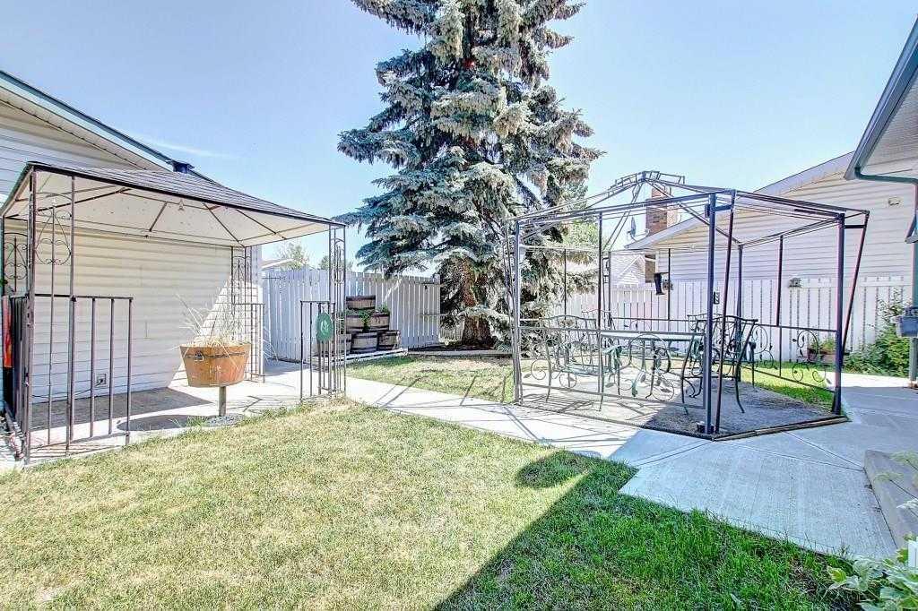 5820 Rundlehorn Drive NE