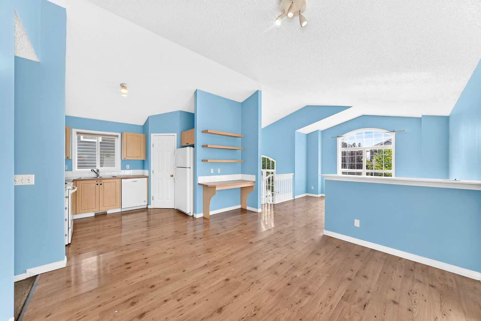 76 Coville Close NE