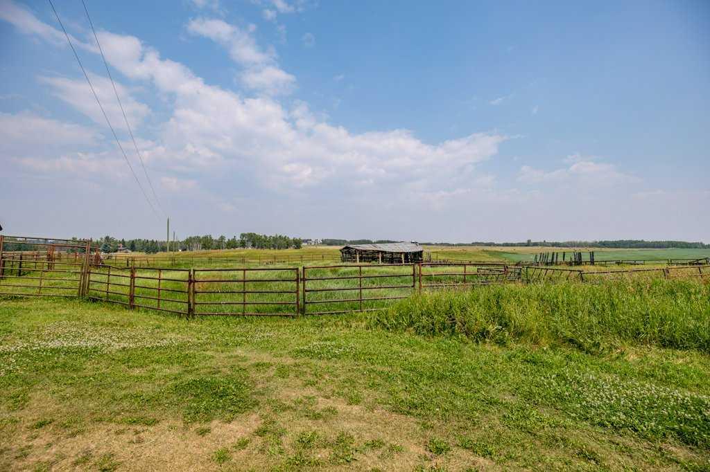 261126 Range Road 33  