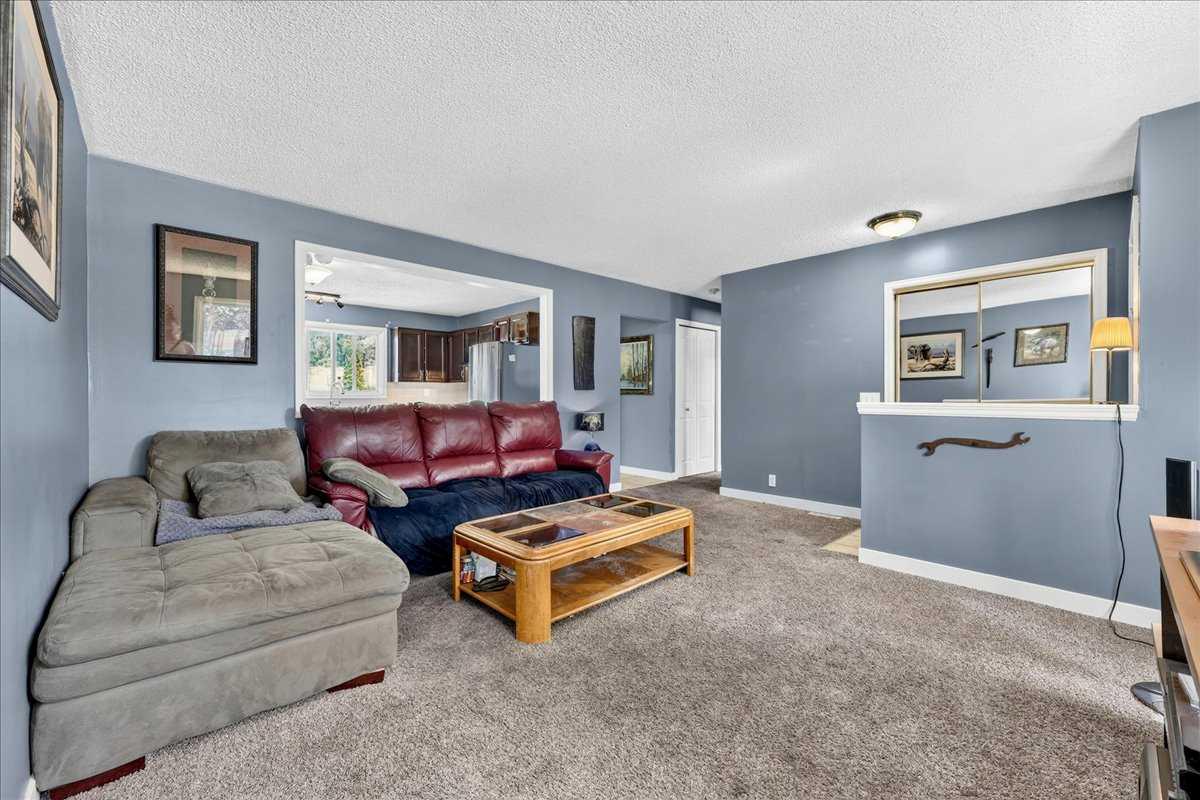 136 Templeview Place NE