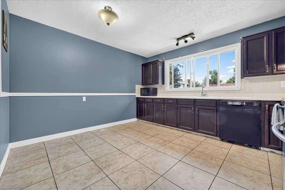 136 Templeview Place NE