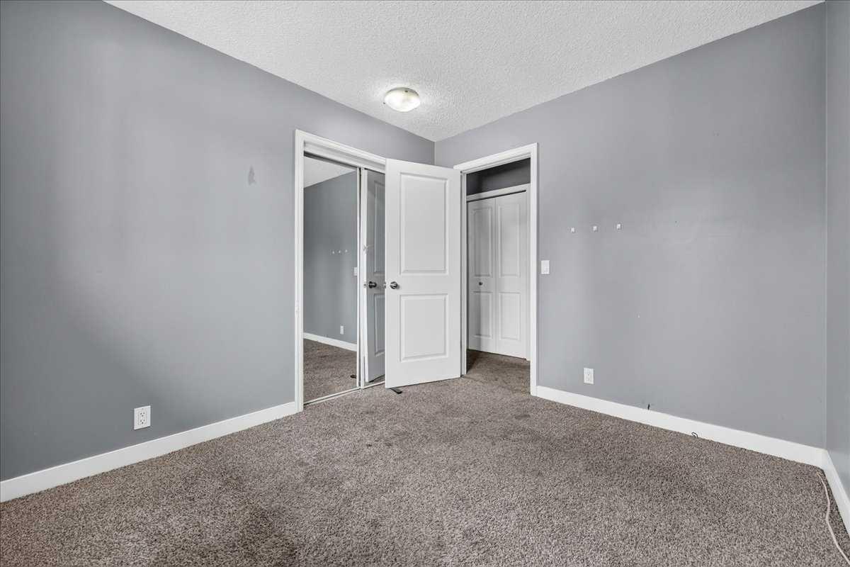 136 Templeview Place NE