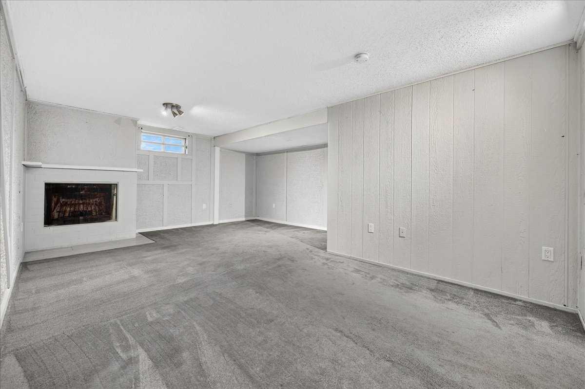 136 Templeview Place NE
