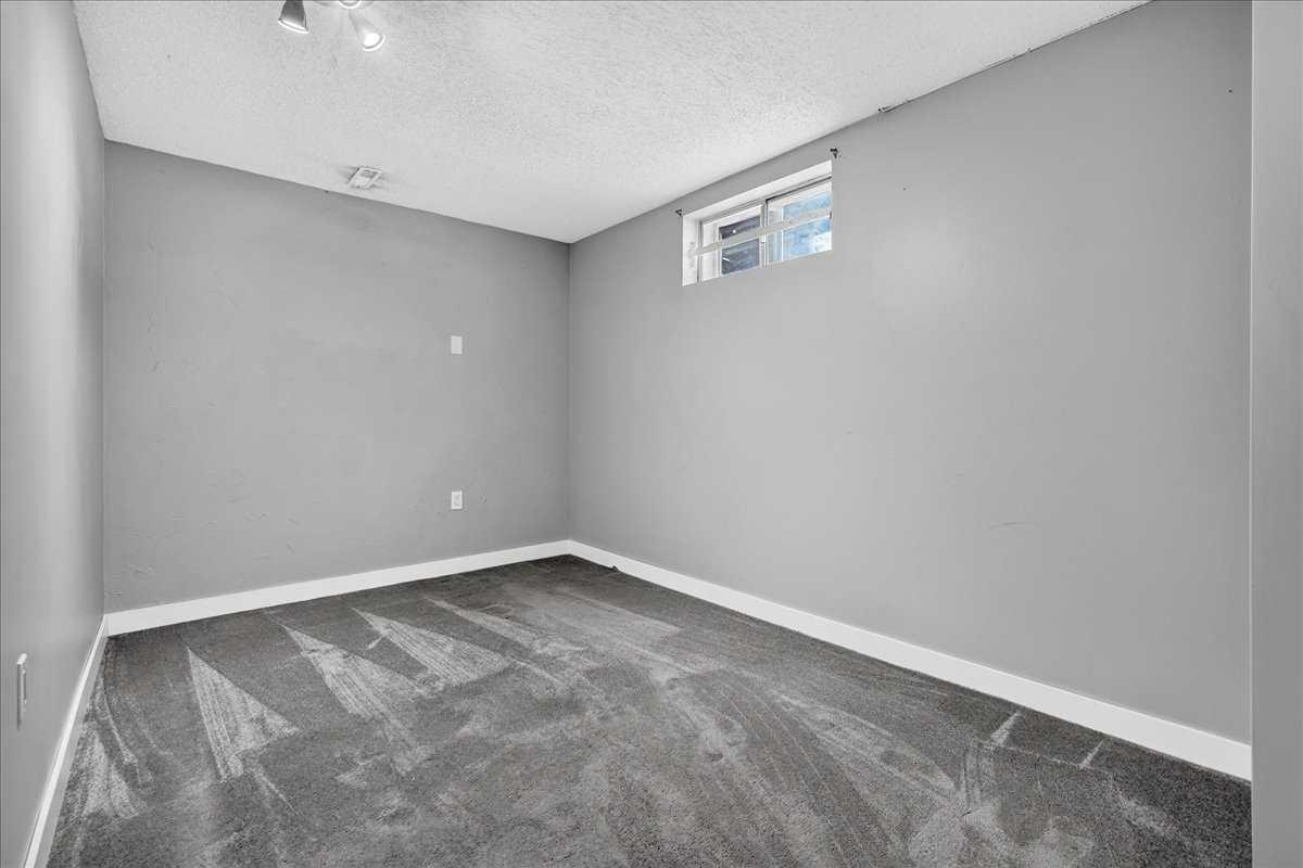 136 Templeview Place NE