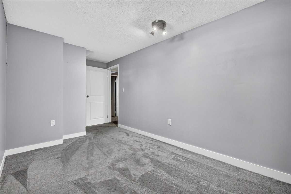 136 Templeview Place NE