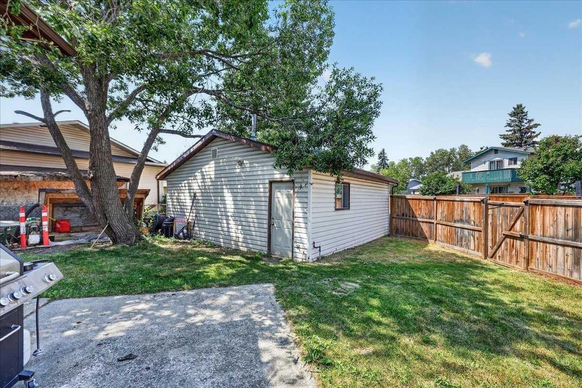 136 Templeview Place NE