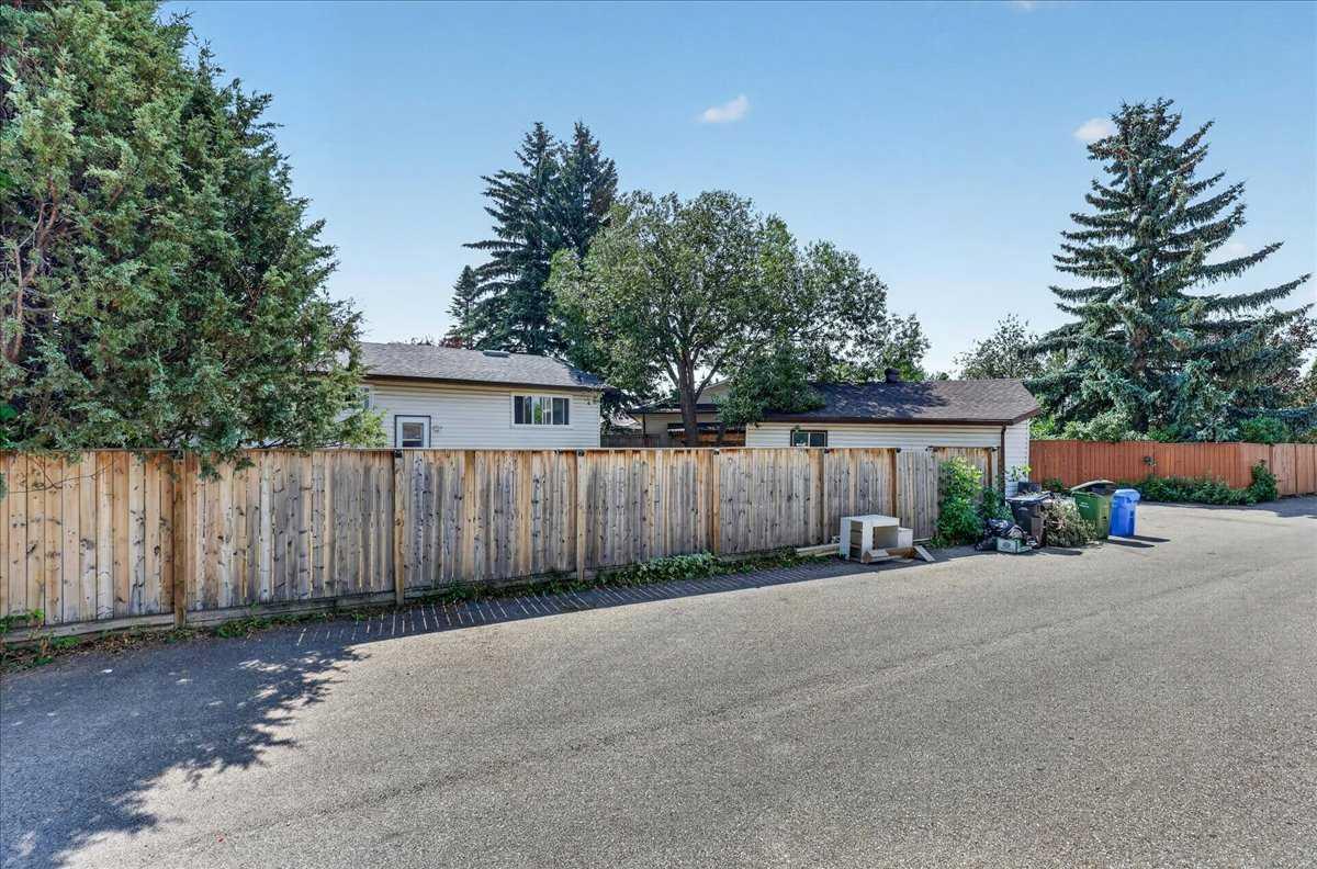 136 Templeview Place NE