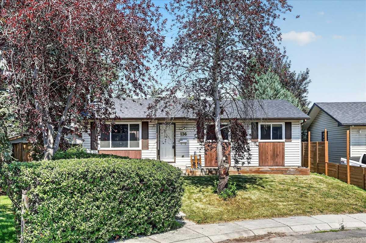 136 Templeview Place NE