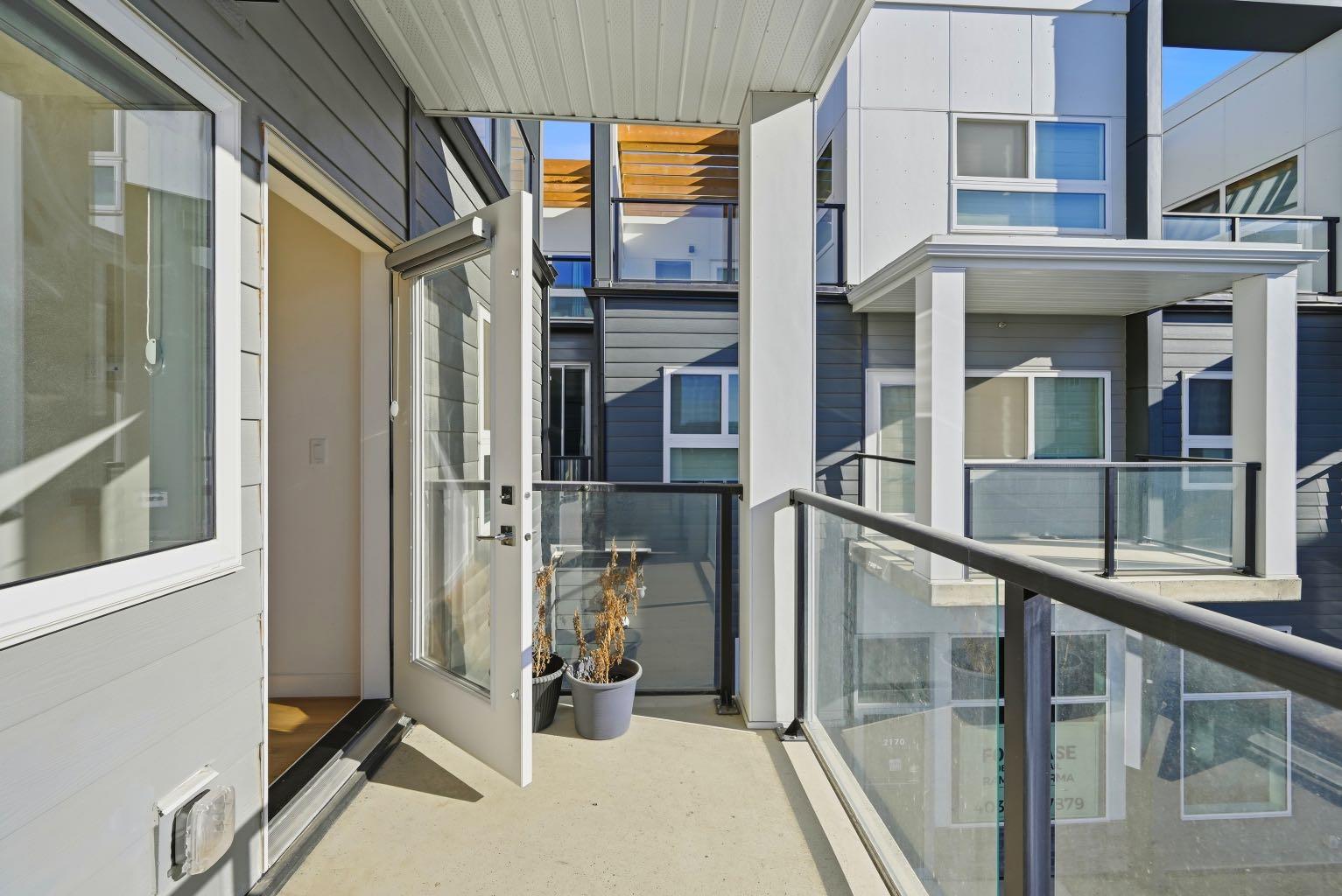 2216, 151 Skyview Bay NE