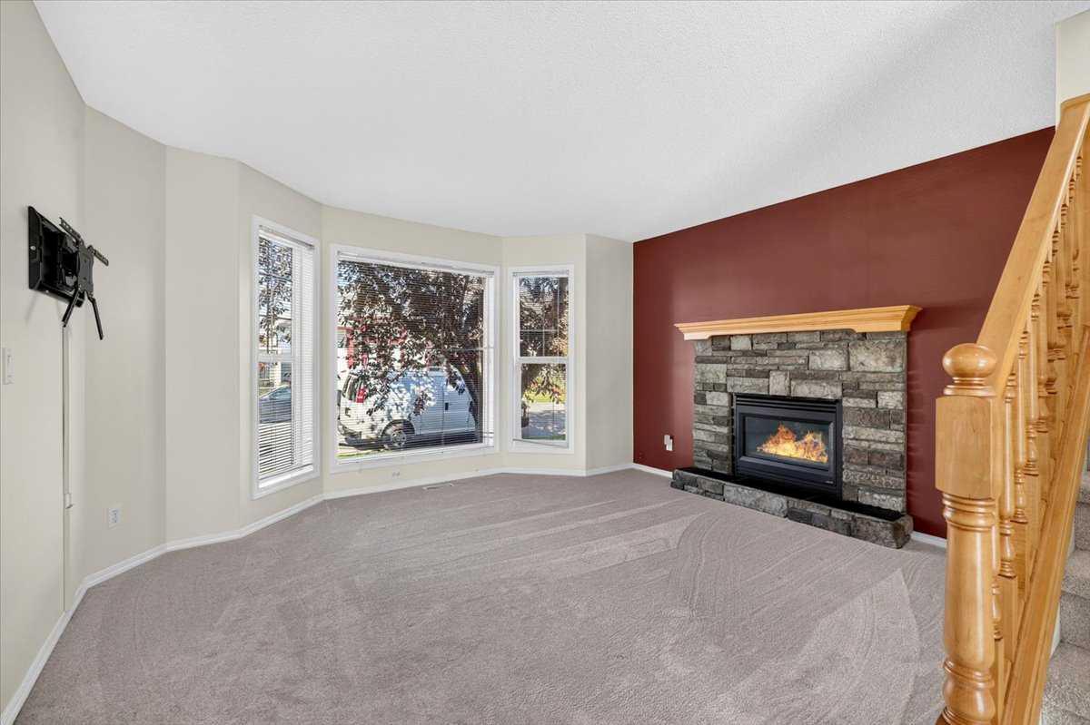 155 Tarington Green NE