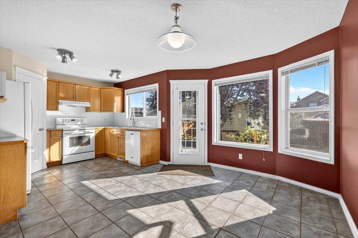 155 Tarington Green NE