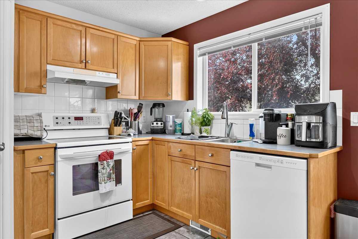 155 Tarington Green NE
