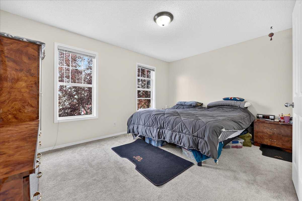 155 Tarington Green NE