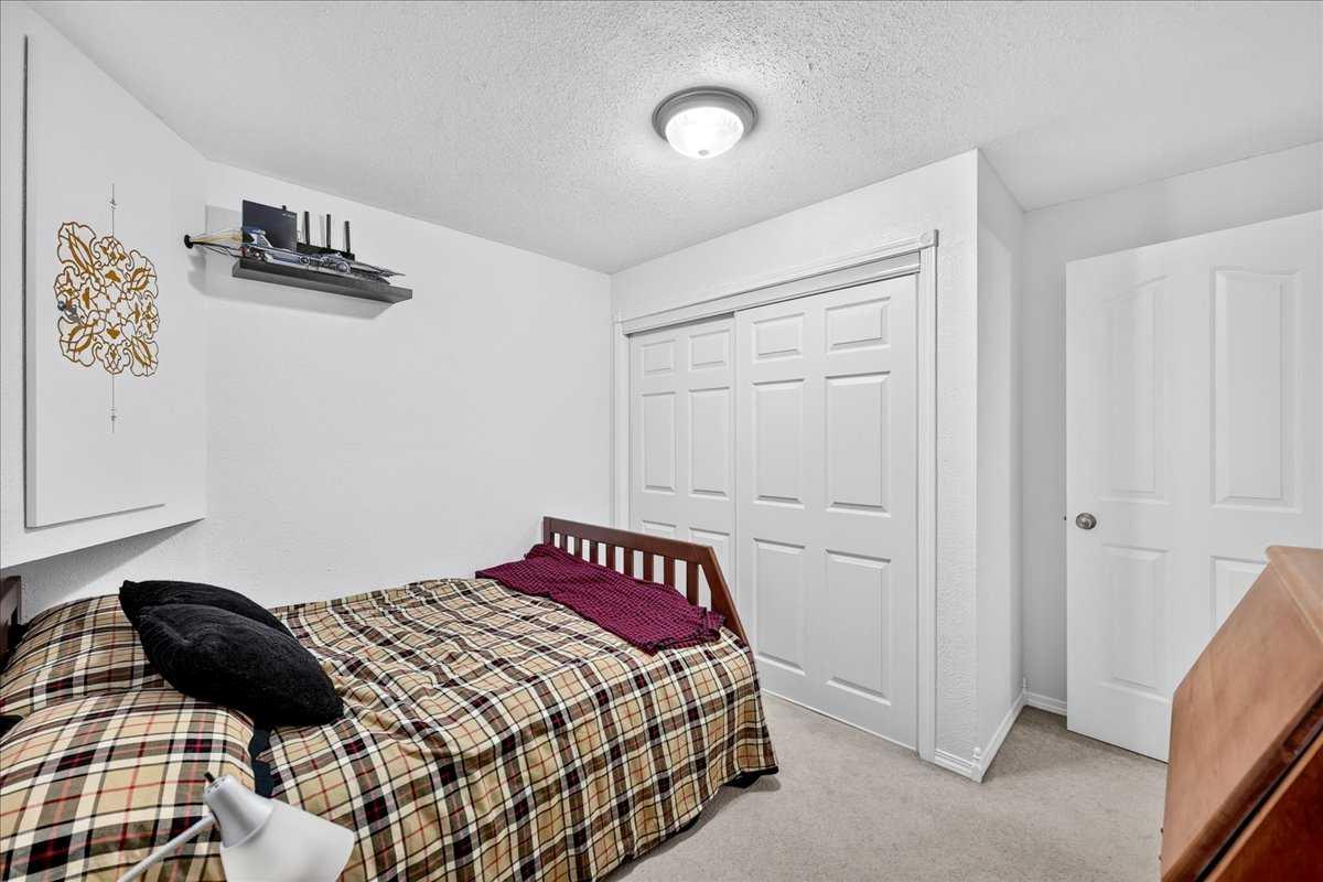 155 Tarington Green NE