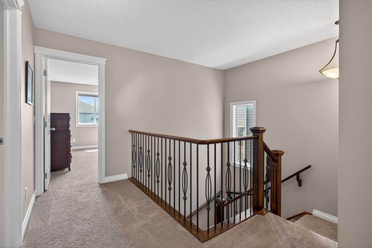 159 Sherwood Crescent NW